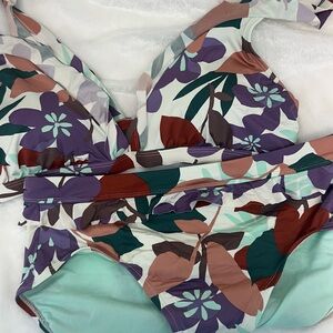 Time and Tru Multicolor Floral Bikini Set ruffles size large and XL